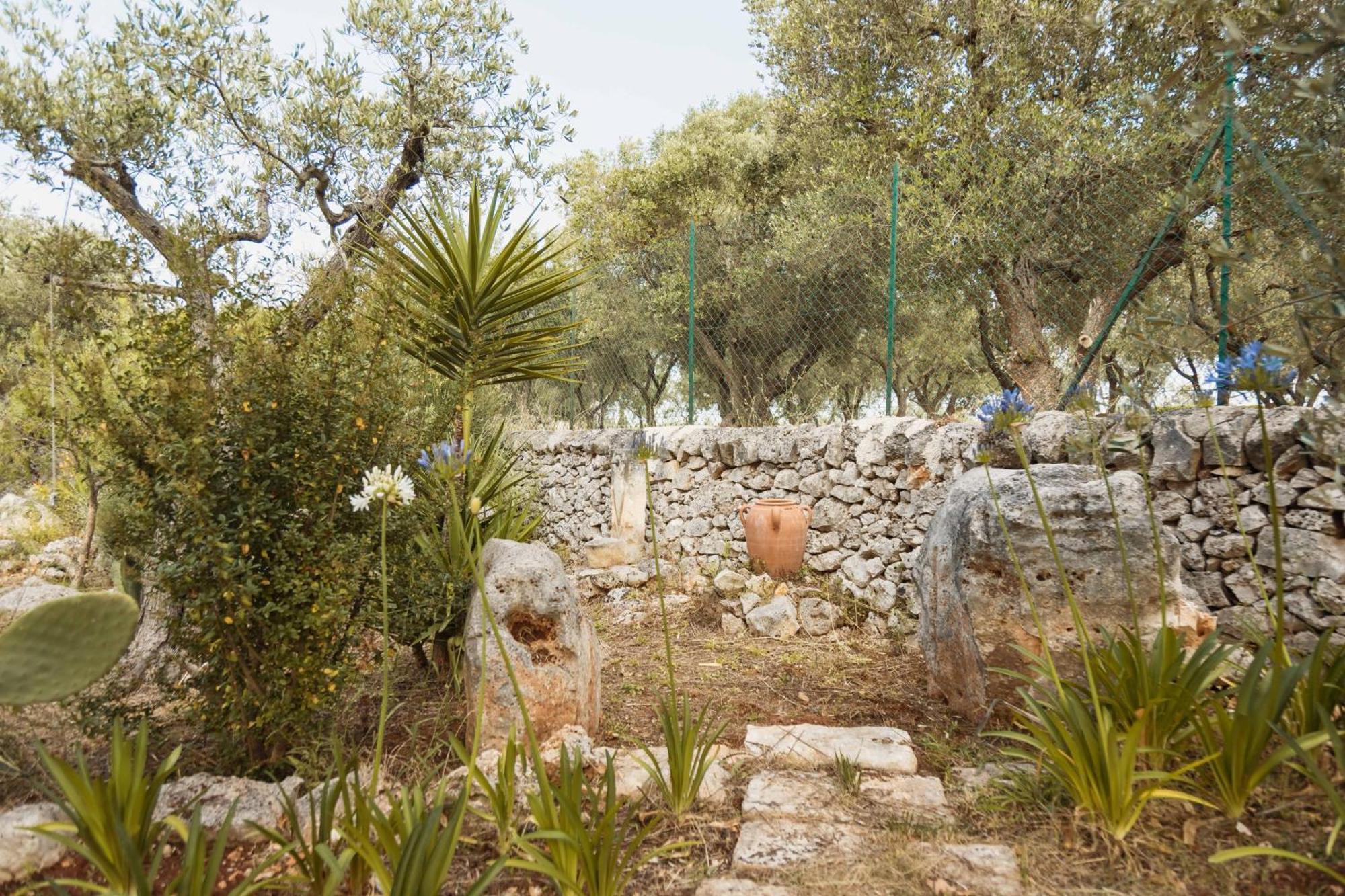 Trulli Santa Maria Odegitria Relais Guest House Ostuni Bagian luar foto