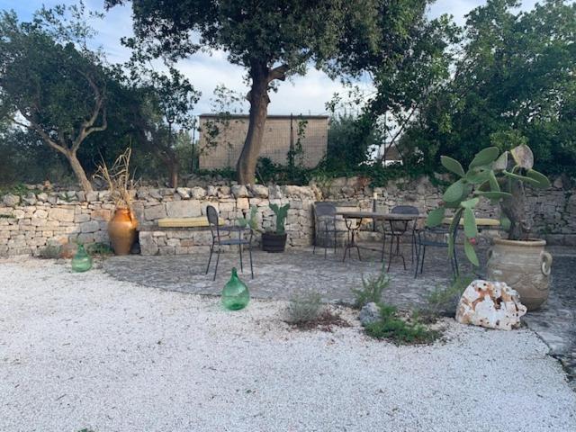 Trulli Santa Maria Odegitria Relais Guest House Ostuni Bagian luar foto